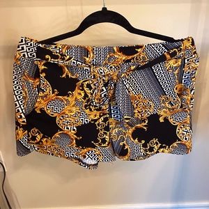 Forever 21 Shorts with tie front size xl